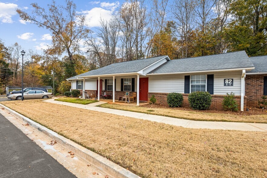 More Photos Of 82 Berry Dr, Newnan Apartments For Sale