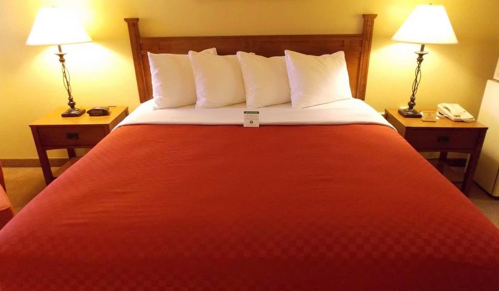 More Photos Of 207 US Highway 77 S, Hallettsville Hotel For Sale