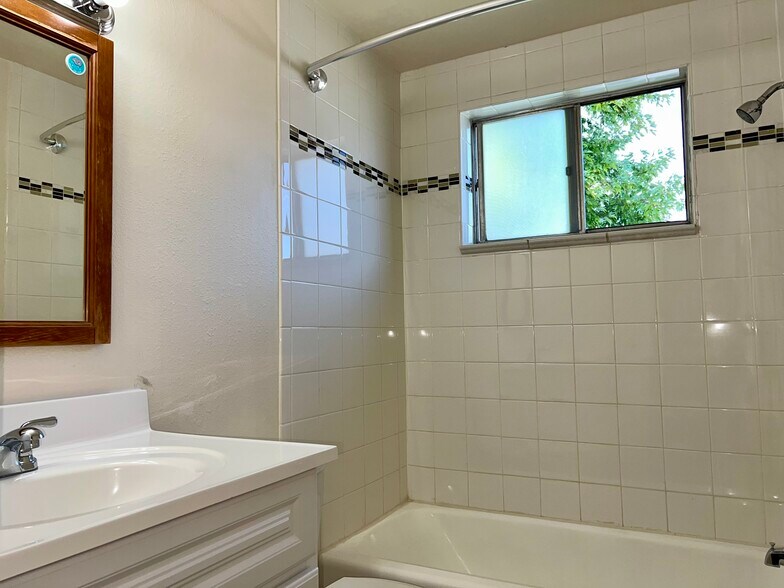 More Photos Of 3300 S Clarkson St, Englewood Apartments For Sale