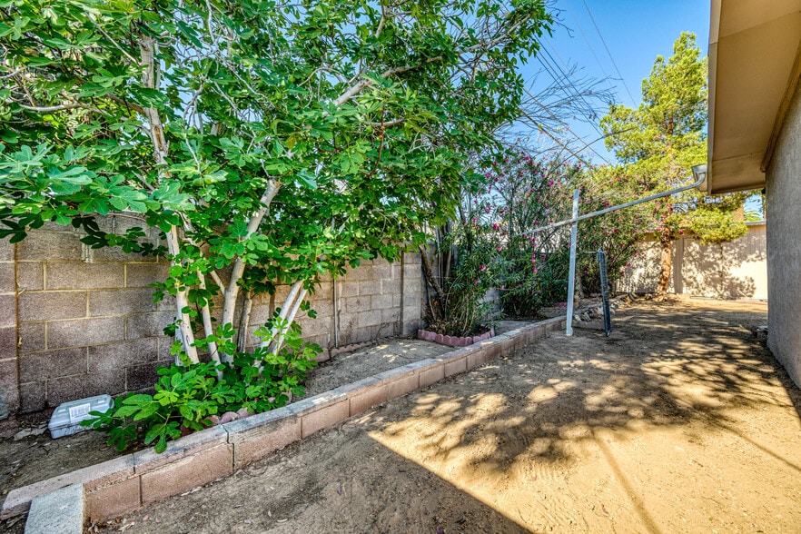 More Photos Of 1632 E Saint Louis Ave, Las Vegas Apartments For Sale