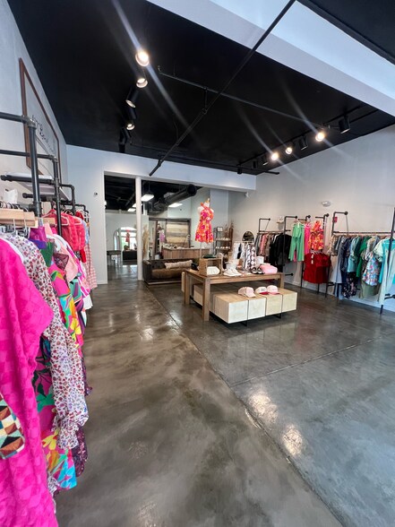 More Photos Of 331-347 W Central Ave, Winter Haven Storefront Retail Office For Lease