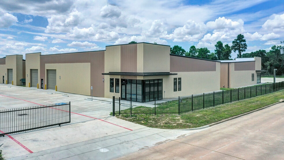 More Photos Of 11811 Champion Forest Dr, Houston Warehouse For Sale
