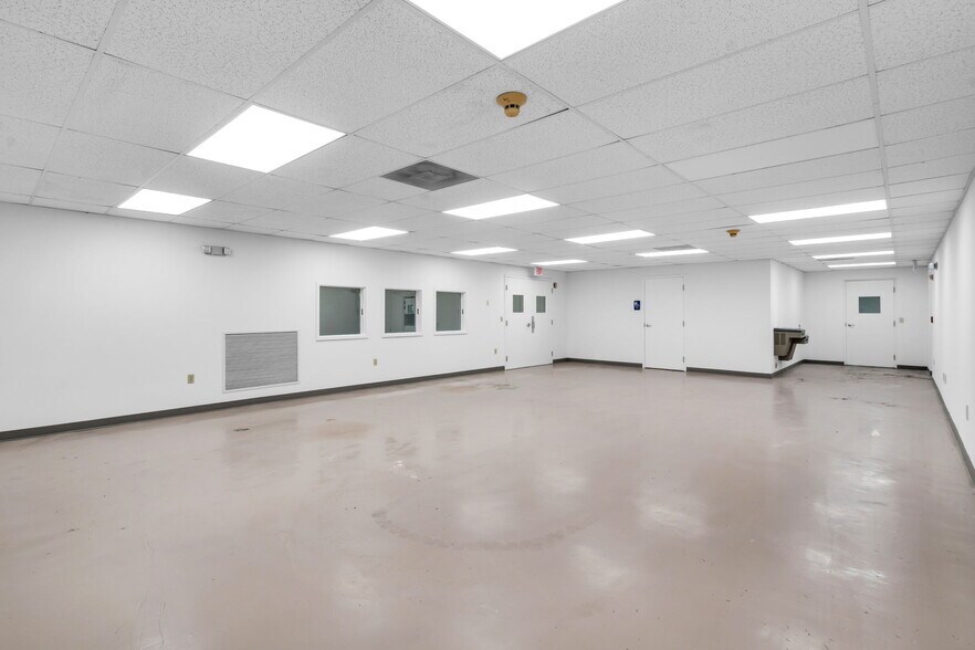 More Photos Of 3541 NW 53rd St, Fort Lauderdale Warehouse For Lease
