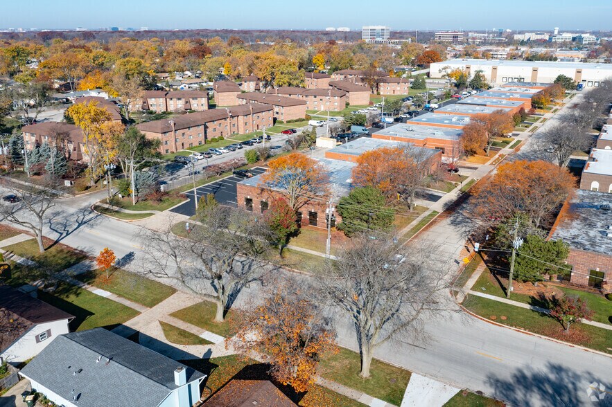 More Photos Of 670 Oakton St, Elk Grove Village Warehouse For Lease