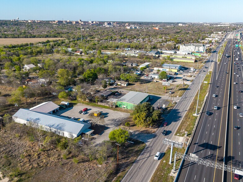 More Photos Of 1910 S Interstate 35, San Marcos Manufacturing For Sale