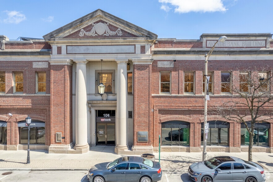 More Photos Of 104 N Oak Park Ave, Oak Park Office For Lease