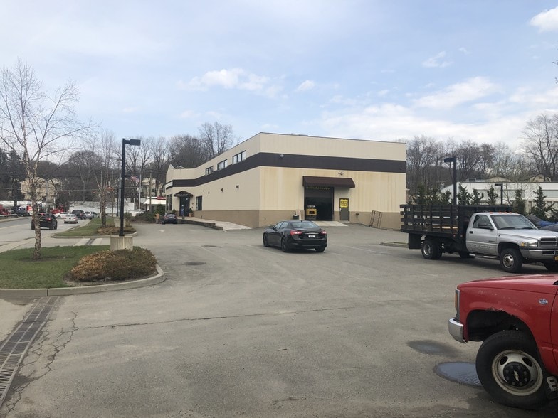 More Photos Of 267 Saw Mill River Rd, Elmsford Freestanding For Sale