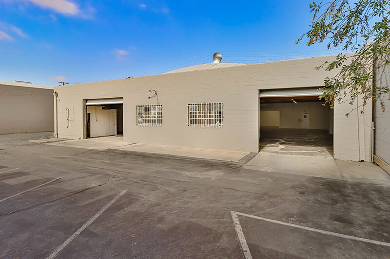More Photos Of 7340 Fulton Ave, North Hollywood Manufacturing For Lease