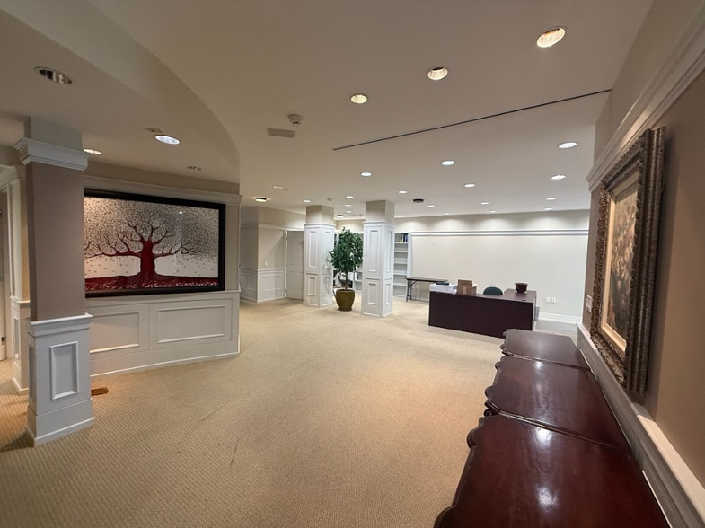 More Photos Of 7917 Ivanhoe Ave, La Jolla Office Residential For Lease