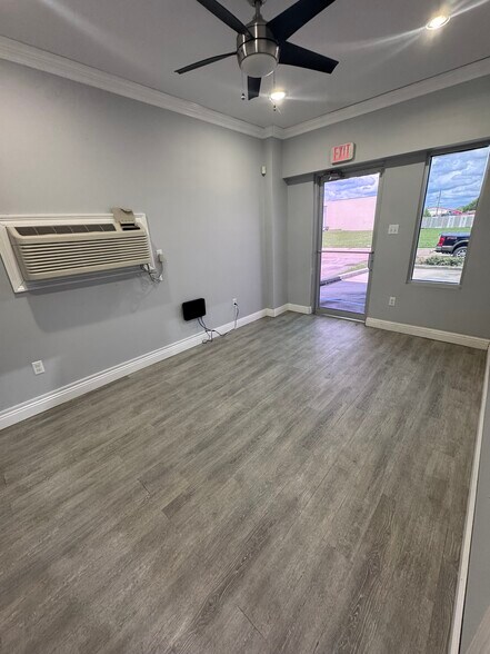 More Photos Of 2225 Kingston St, Kenner Light Distribution For Sale