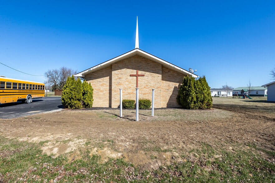 More Photos Of 420 E Pike St, Kirklin Religious Facility For Sale