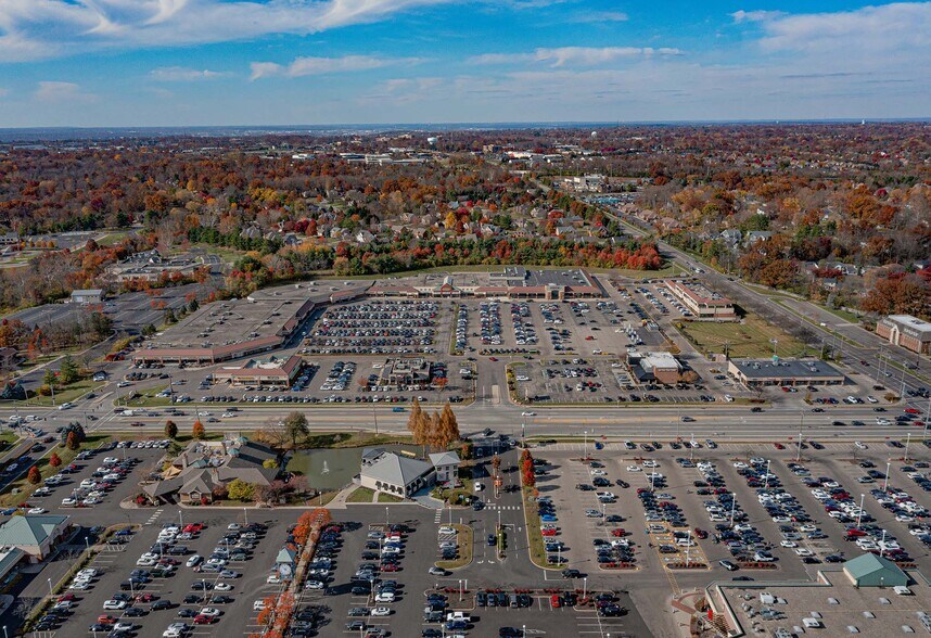 More Photos Of 11309-11359 Montgomery Rd, Symmes Unknown For Lease