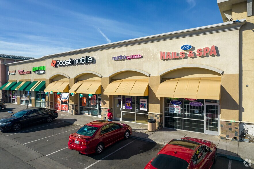 More Photos Of 3849-4033 SW Chicago Ave, Riverside Unknown For Lease