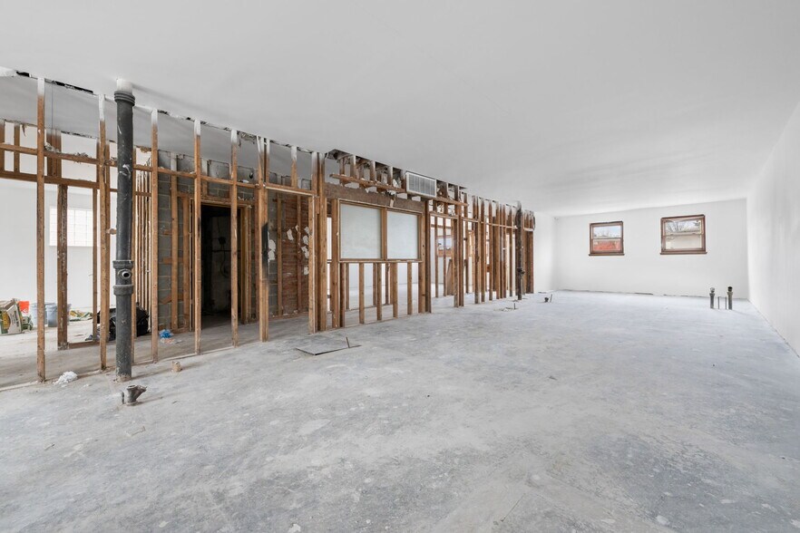 More Photos Of 2024-2032 W Schaaf Rd, Cleveland General Retail For Sale