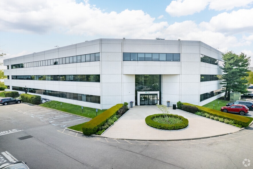 Primary Photo Of 145 Pinelawn Rd, Melville Office For Lease