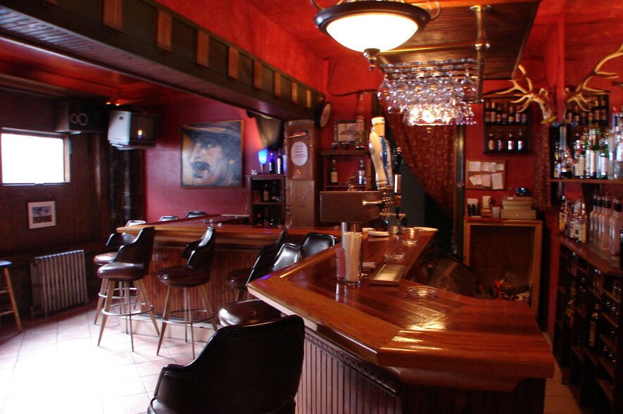 More Photos Of 1129 Lincoln Hwy, Laughlintown Restaurant For Sale