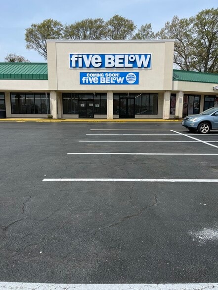 More Photos Of 605 Newmarket Dr, Newport News Unknown For Lease