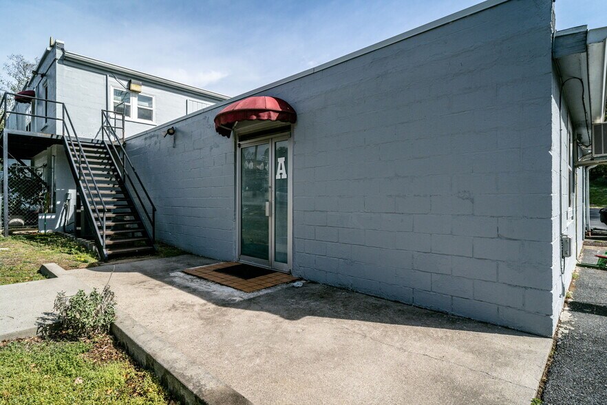 More Photos Of 2501 N Augusta St, Staunton General Retail For Sale