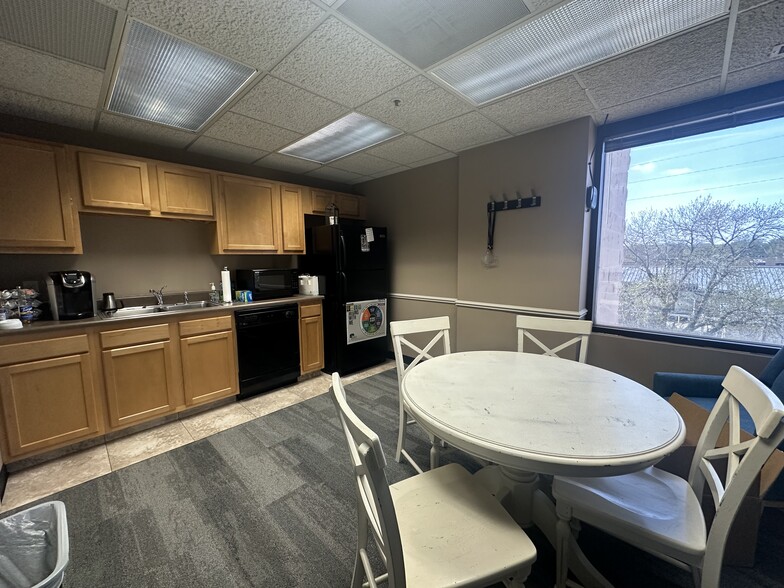 More Photos Of 1919 S 40th St, Lincoln Loft Creative Space For Sale