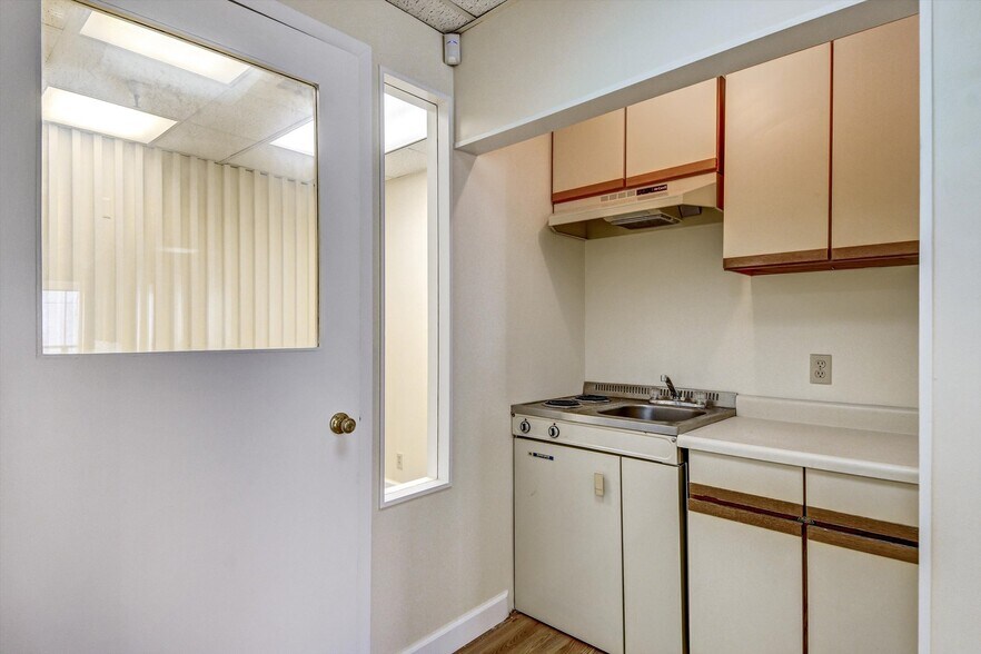 More Photos Of 263-265 Golden Gate Ave, San Francisco Storefront Retail Office For Lease