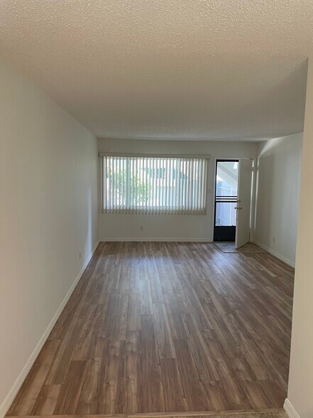 More Photos Of 523 Avenue G, Redondo Beach Apartments For Sale