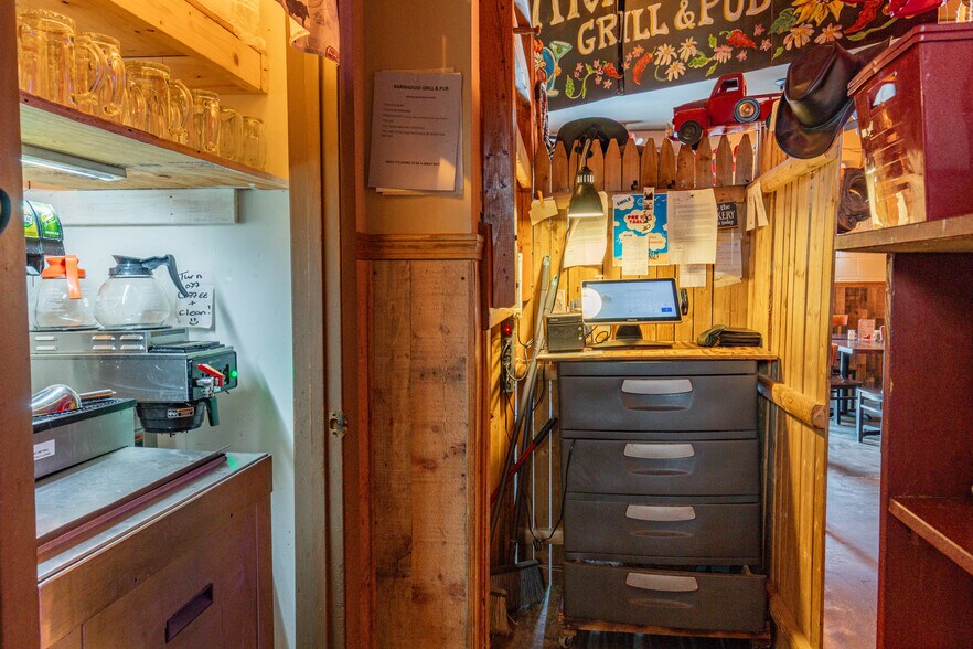 More Photos Of 690 Bath Rd, Wiscasset Freestanding For Sale