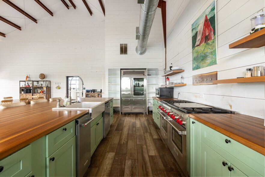 More Photos Of 2199 Roosterville Rd, Roopville Horse Stables For Sale