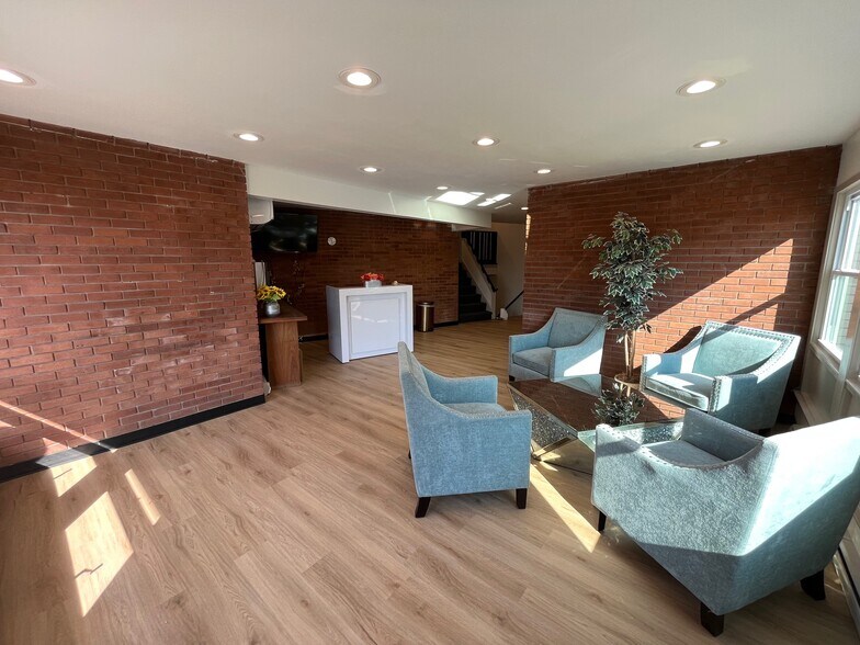 More Photos Of 357 E Center St, Manchester Office For Lease