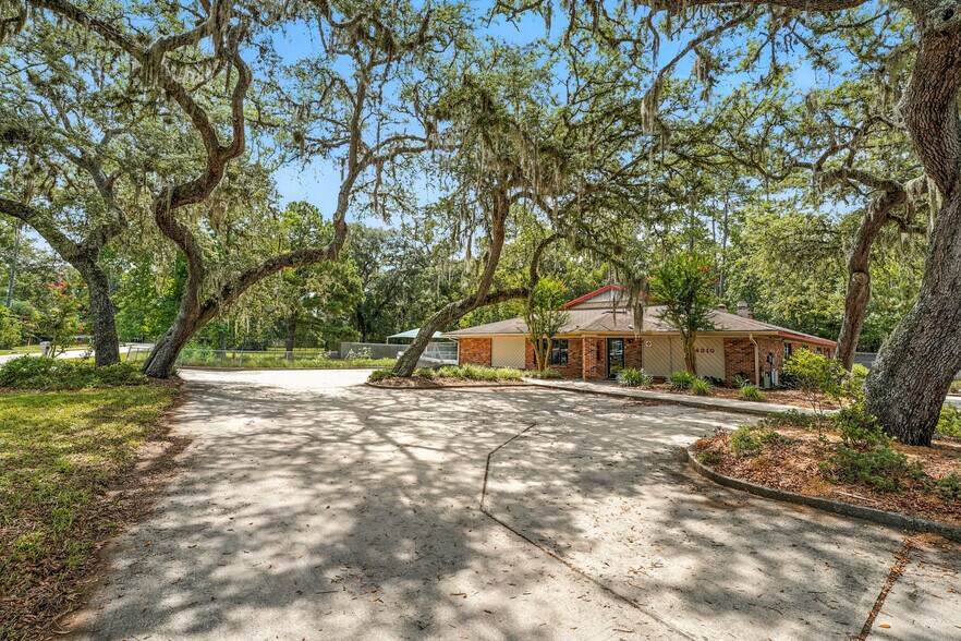 More Photos Of 4310 Barkoskie Rd, Jacksonville Daycare Center For Sale