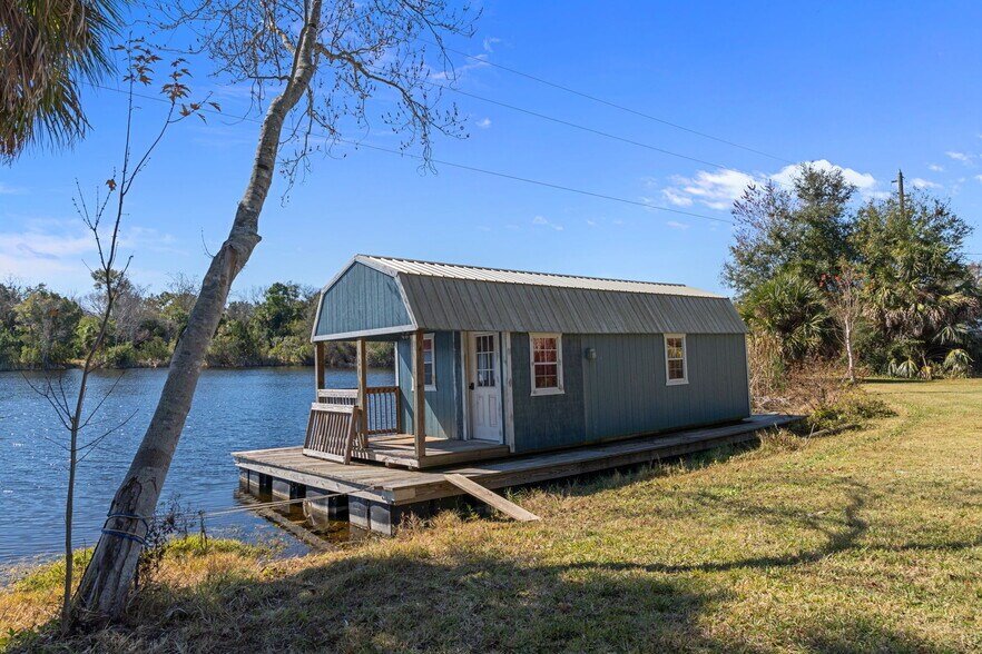 More Photos Of 8301 Congress St, Port Richey Flex For Sale