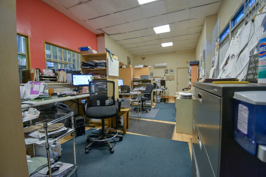 More Photos Of 101 E 10th St, Marcus Hook Light Distribution For Sale