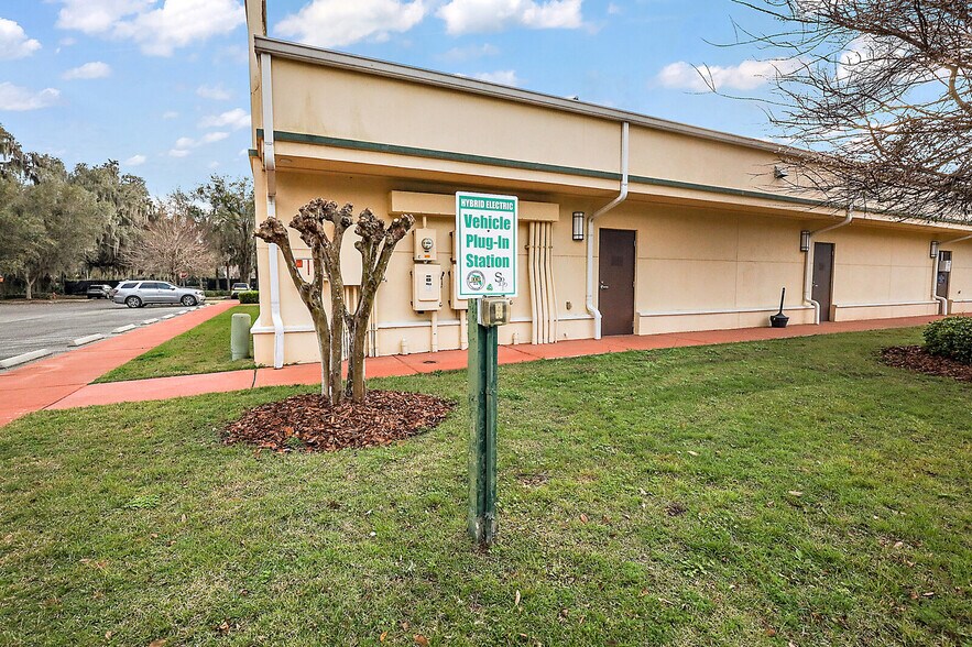 More Photos Of 210 S Lake St, Leesburg Medical For Lease