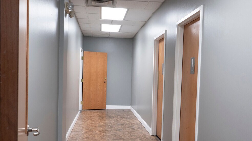 More Photos Of 495 Aero Dr, Cheektowaga Light Distribution For Lease