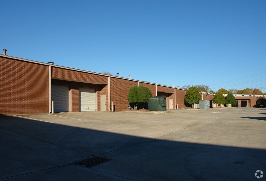 More Photos Of 6621 Bay Cir, Peachtree Corners Light Distribution For Lease