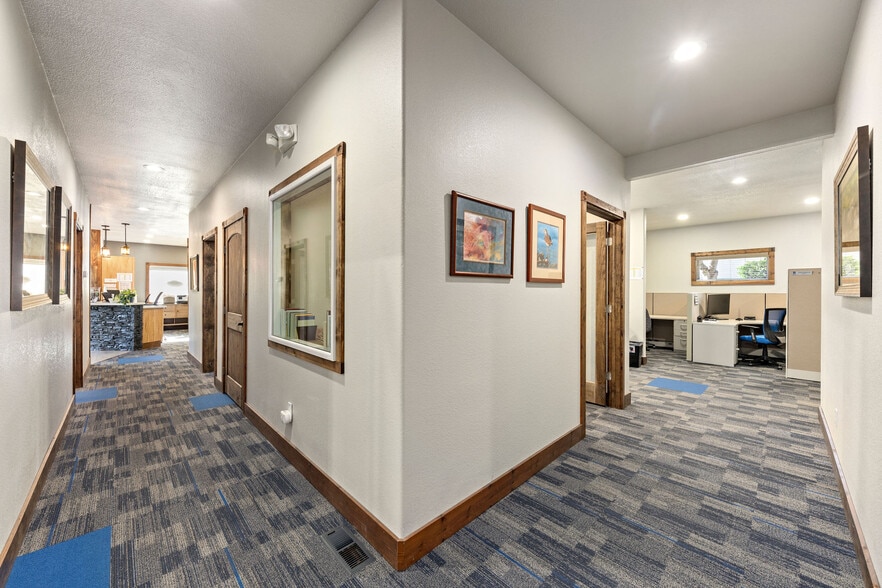 More Photos Of 873 NE 7th St, Grants Pass Medical For Lease