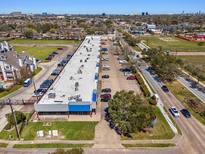 More Photos Of 10704 S Gessner Rd, Houston Restaurant For Sale