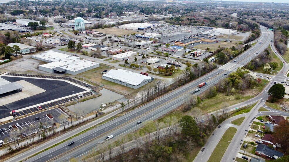 More Photos Of 2615 Elmhurst Ln, Portsmouth Warehouse For Lease