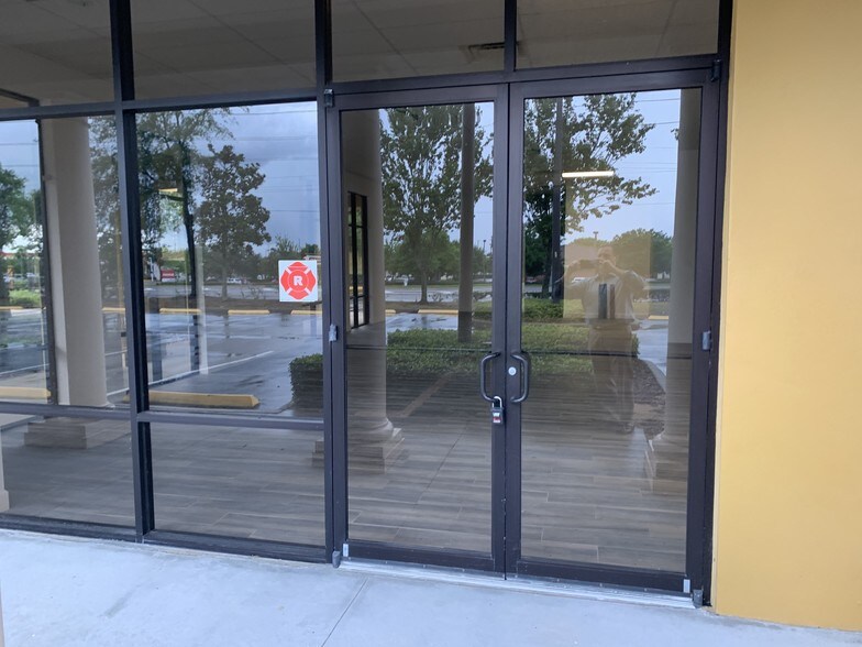 More Photos Of 4300 S Highway 27, Clermont Storefront Retail Office For Lease