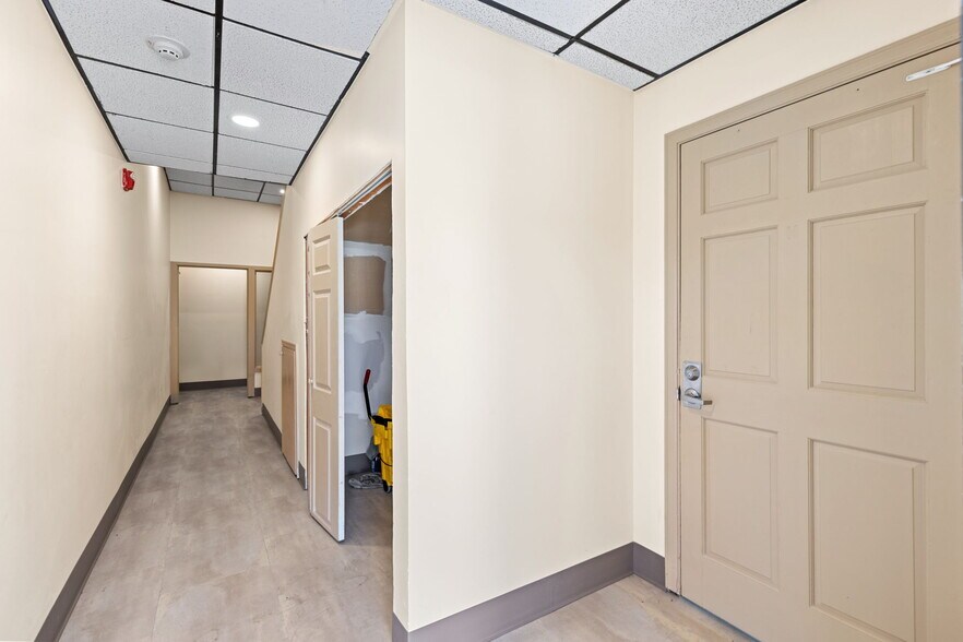 More Photos Of 1700 55th St, Boulder Warehouse For Sale