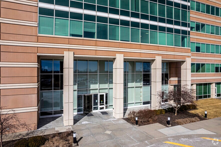 More Photos Of 12200 N Ambassador Dr, Kansas City Medical For Lease