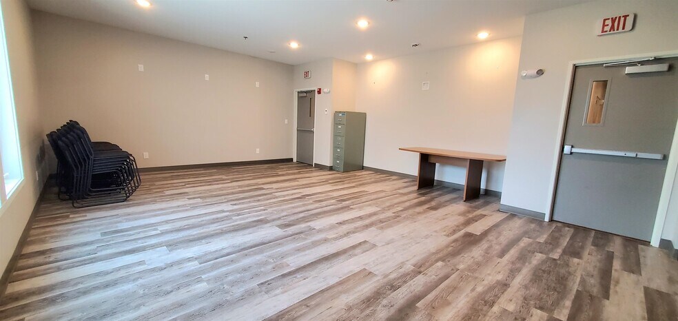 More Photos Of 404 W 7th St, Hays Sorority Fraternity House For Sale