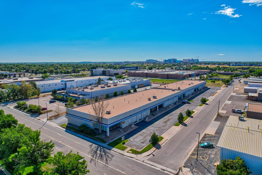 More Photos Of 3250 Oakland St, Aurora Warehouse For Lease