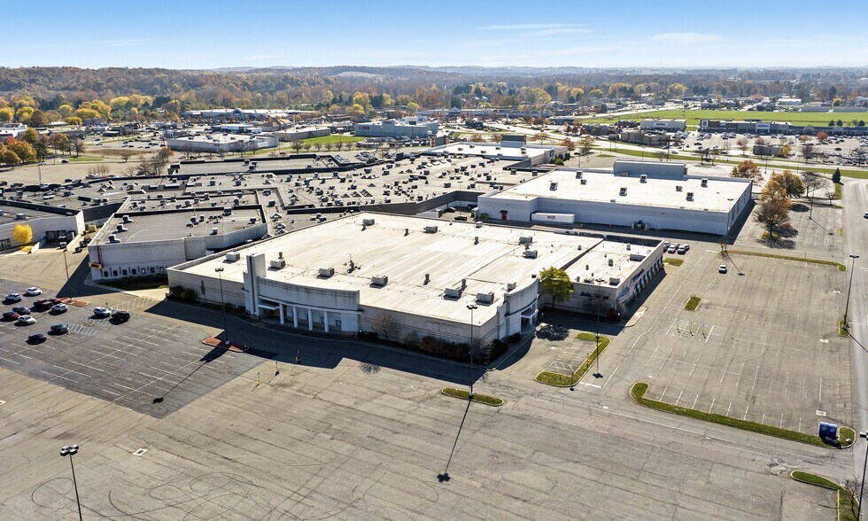 More Photos Of 771 S 30th St, Heath Department Store For Sale