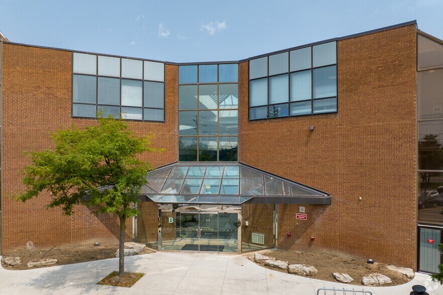 More Photos Of 1550 Enterprise Rd, Mississauga Office For Sale