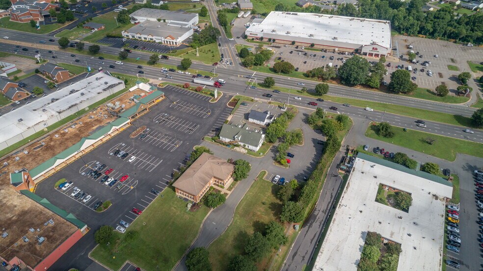 More Photos Of 3916 Plank Rd, Fredericksburg Office For Sale