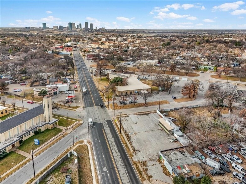 More Photos Of 3509 E Belknap St, Fort Worth Auto Dealership For Sale