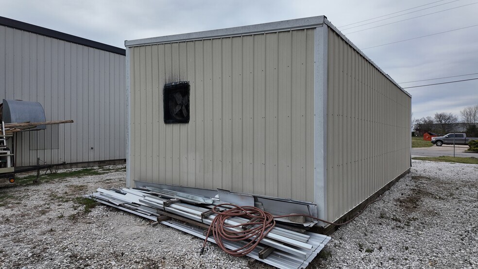 More Photos Of 5467 N Main St, Joplin Freestanding For Sale