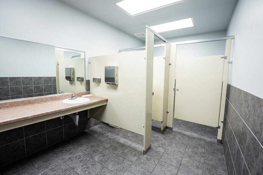 More Photos Of 1120 Toro Grande, Cedar Park Light Distribution For Sale