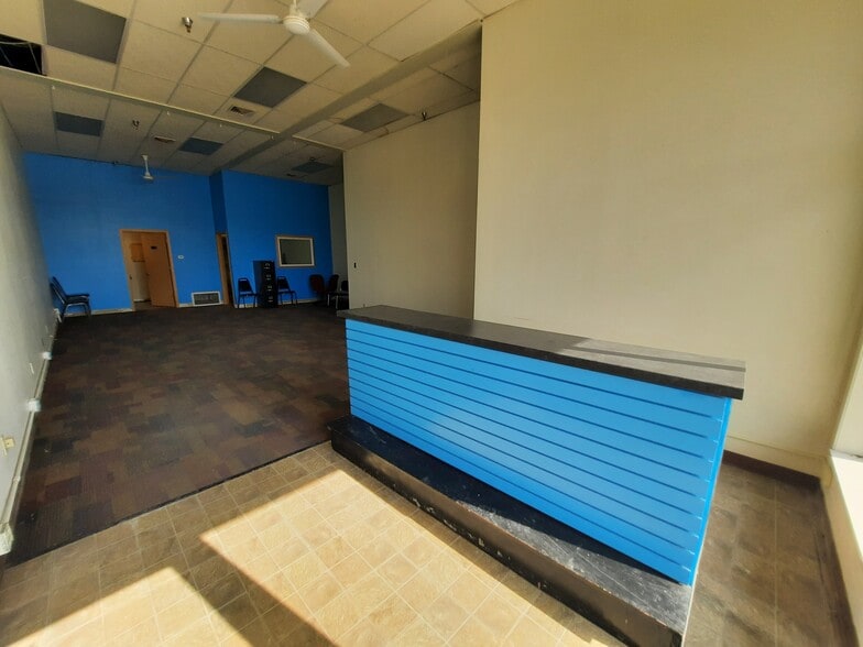 More Photos Of 1516 E Saint Patrick St, Rapid City Freestanding For Lease