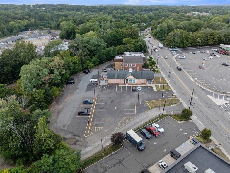 More Photos Of 24 Wyckoff Ave, Waldwick Medical For Sale